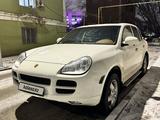 Porsche Cayenne 2006 годаfor6 500 000 тг. в Атырау