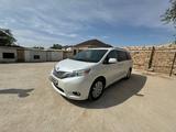 Toyota Sienna 2015 годаfor9 500 000 тг. в Актау