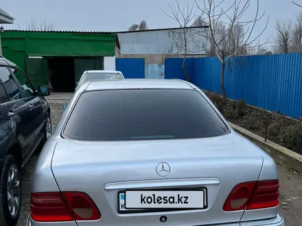 Mercedes-Benz E 320 1999 года за 4 500 000 тг. в Шу – фото 2