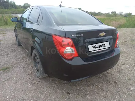 Chevrolet Aveo 2014 года за 3 200 000 тг. в Караганда – фото 4