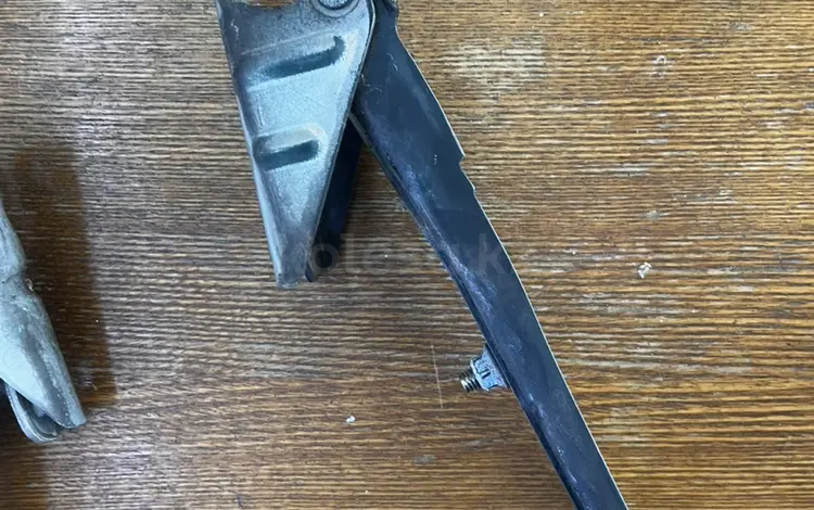 Петли капота из Японии за 15 000 тг. в Риддер