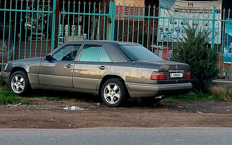 Mercedes-Benz E 220 1993 года за 3 700 000 тг. в Сарыагаш