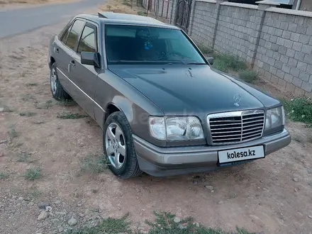 Mercedes-Benz E 220 1993 года за 3 700 000 тг. в Сарыагаш – фото 25