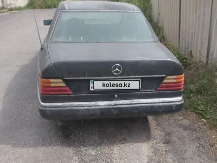 Mercedes-Benz E 200 1990 года за 650 000 тг. в Шымкент – фото 3