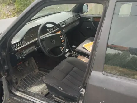 Mercedes-Benz E 200 1990 года за 650 000 тг. в Шымкент – фото 4