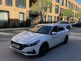 Hyundai Elantra 2022 годаүшін9 300 000 тг. в Алматы