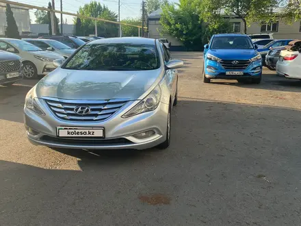 Hyundai Sonata 2011 года за 6 500 000 тг. в Шымкент – фото 2