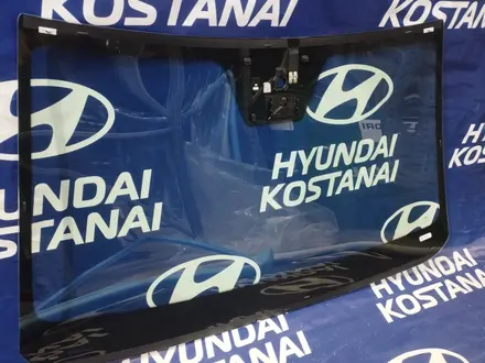 Стекло лобовое Hyundai Tucson за 279 800 тг. в Костанай – фото 2