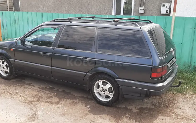 Volkswagen Passat 1993 годаүшін1 950 000 тг. в Алматы