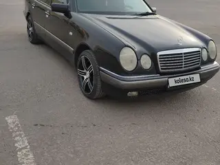 Mercedes-Benz E 320