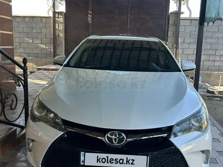 Toyota Camry 2015 года за 10 500 000 тг. в Шымкент