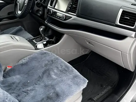 Toyota Highlander 2017 года за 17 600 000 тг. в Астана – фото 10