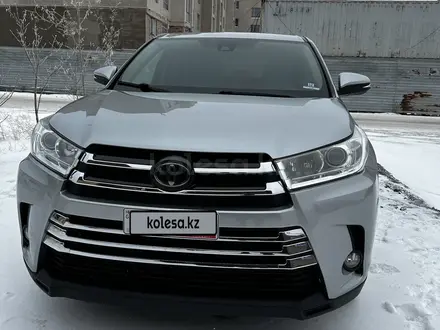 Toyota Highlander 2017 года за 17 600 000 тг. в Астана