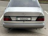 Mercedes-Benz E 320 1993 годаүшін2 150 000 тг. в Астана – фото 3