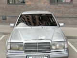Mercedes-Benz E 320 1993 годаүшін2 150 000 тг. в Астана