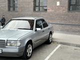 Mercedes-Benz E 320 1993 годаүшін2 150 000 тг. в Астана – фото 2