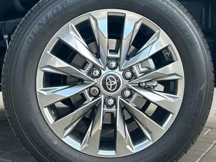 Toyota Land Cruiser Premium 2025 года за 63 090 000 тг. в Алматы – фото 24