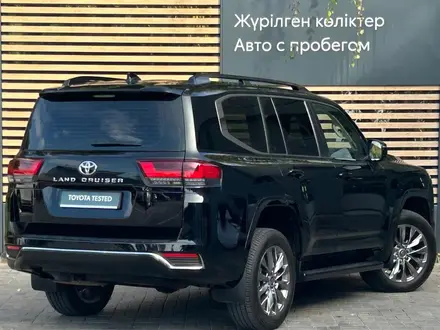 Toyota Land Cruiser Premium 2025 года за 63 090 000 тг. в Алматы – фото 4