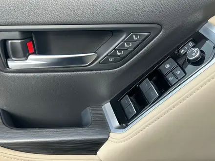 Toyota Land Cruiser Premium 2025 года за 63 090 000 тг. в Алматы – фото 20