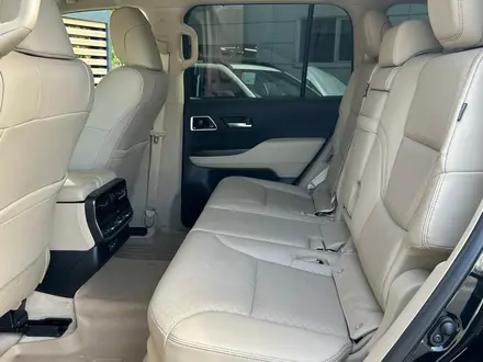 Toyota Land Cruiser Premium 2025 года за 63 090 000 тг. в Алматы – фото 17
