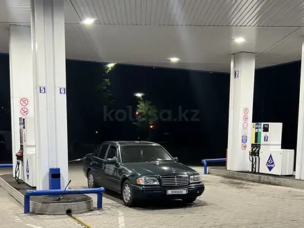 Mercedes-Benz C 220 1994 года за 2 500 000 тг. в Караганда