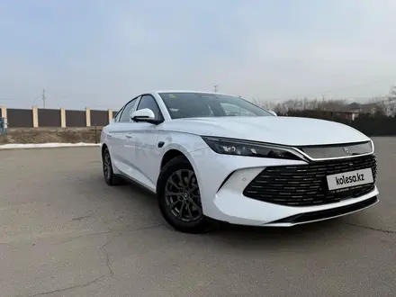 BYD Qin L DM-i Beyond 2025 года за 9 900 000 тг. в Алматы – фото 30