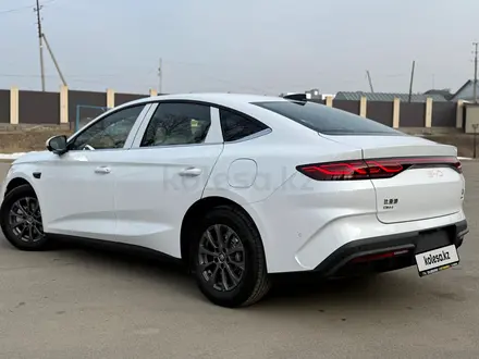 BYD Qin L DM-i Beyond 2025 года за 9 900 000 тг. в Алматы – фото 33