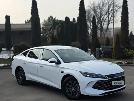 BYD Qin L DM-i Beyond 2025 года за 9 900 000 тг. в Алматы – фото 7