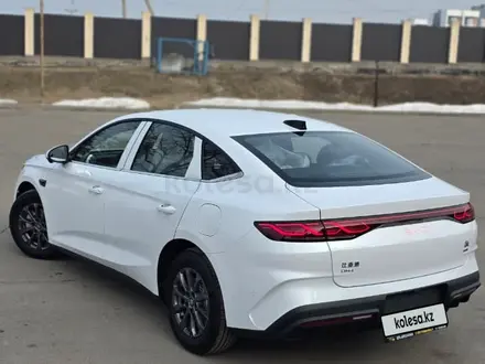 BYD Qin L DM-i Beyond 2025 года за 9 900 000 тг. в Алматы – фото 38