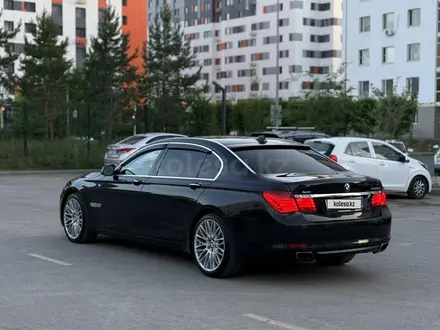 BMW 750 2010 года за 12 000 000 тг. в Астана – фото 4