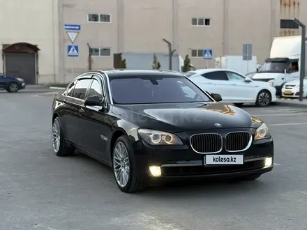 BMW 750 2010 года за 12 000 000 тг. в Астана – фото 10