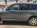 Volkswagen Touareg 2007 годаfor6 500 000 тг. в Астана – фото 2