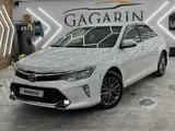 Toyota Camry 2017 года за 15 400 000 тг. в Алматы – фото 2