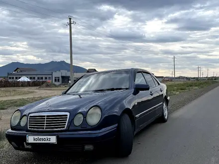 Mercedes-Benz E 240 1999 года за 2 700 000 тг. в Астана – фото 10