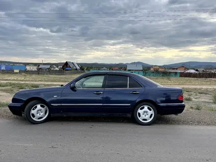 Mercedes-Benz E 240 1999 года за 2 700 000 тг. в Астана – фото 17