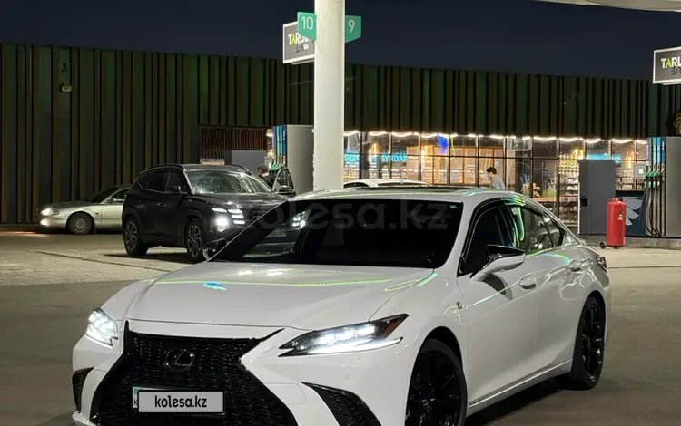 Lexus ES 250 2025 года за 29 000 000 тг. в Астана
