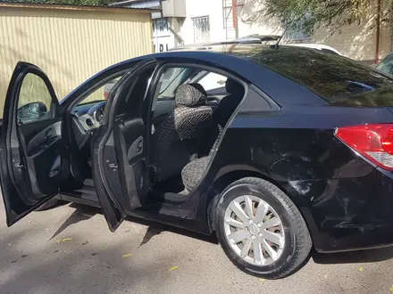 Chevrolet Cruze 2011 года за 4 000 000 тг. в Астана – фото 16