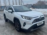 Toyota RAV4 2023 года за 16 400 000 тг. в Актобе – фото 2