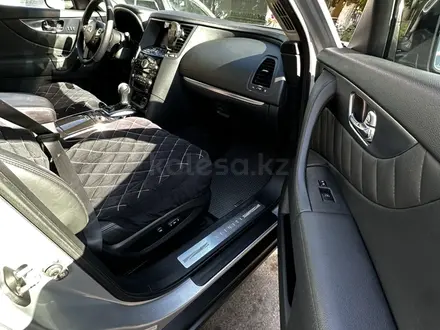 Infiniti FX35 2009 года за 11 500 000 тг. в Алматы – фото 8