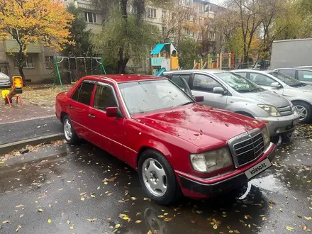 Mercedes-Benz E 230 1990 года за 880 000 тг. в Алматы