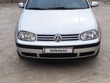 Volkswagen Golf 2002 годаfor2 800 000 тг. в Сарыагаш