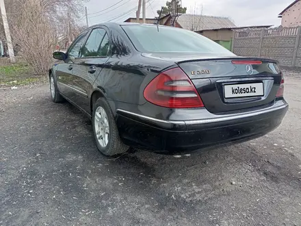 Mercedes-Benz E 200 2004 года за 4 700 000 тг. в Караганда – фото 4