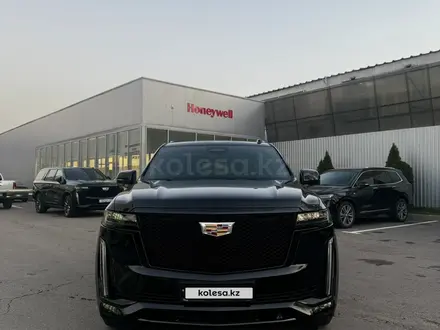 Cadillac Escalade 2023 года за 76 500 000 тг. в Алматы – фото 2