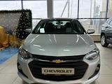 Chevrolet Onix 2023 года за 7 790 000 тг. в Атырау – фото 2