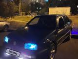 Volkswagen Vento 1993 года за 1 500 000 тг. в Аксу – фото 2