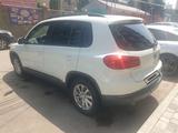 Volkswagen Tiguan 2015 года за 7 300 000 тг. в Алматы – фото 3