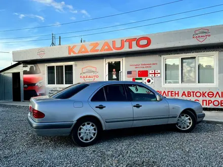 Mercedes-Benz E 240 1997 года за 2 800 000 тг. в Кокшетау – фото 3