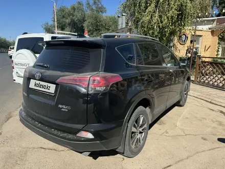 Toyota RAV4 2017 года за 12 000 000 тг. в Уральск – фото 5