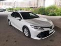 Toyota Camry 2018 годаfor13 500 000 тг. в Астана