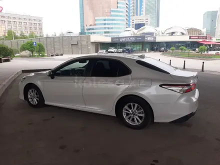 Toyota Camry 2018 года за 14 000 000 тг. в Астана – фото 6